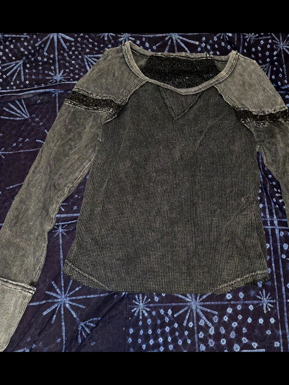 Source Unknown Charcoal Black Long Sleeve Tee with Knit Texture